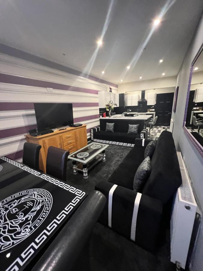 Boutique Blackpool 2 Bed Grey Apartment Sleeps 10 المظهر الخارجي الصورة
