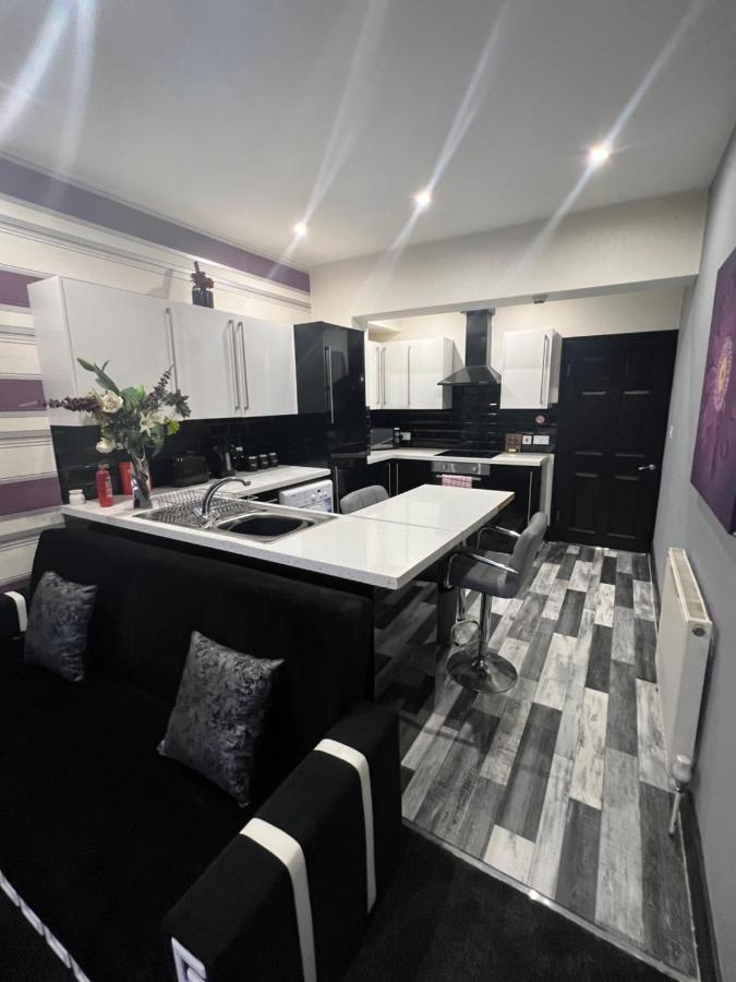 Boutique Blackpool 2 Bed Grey Apartment Sleeps 10 المظهر الخارجي الصورة
